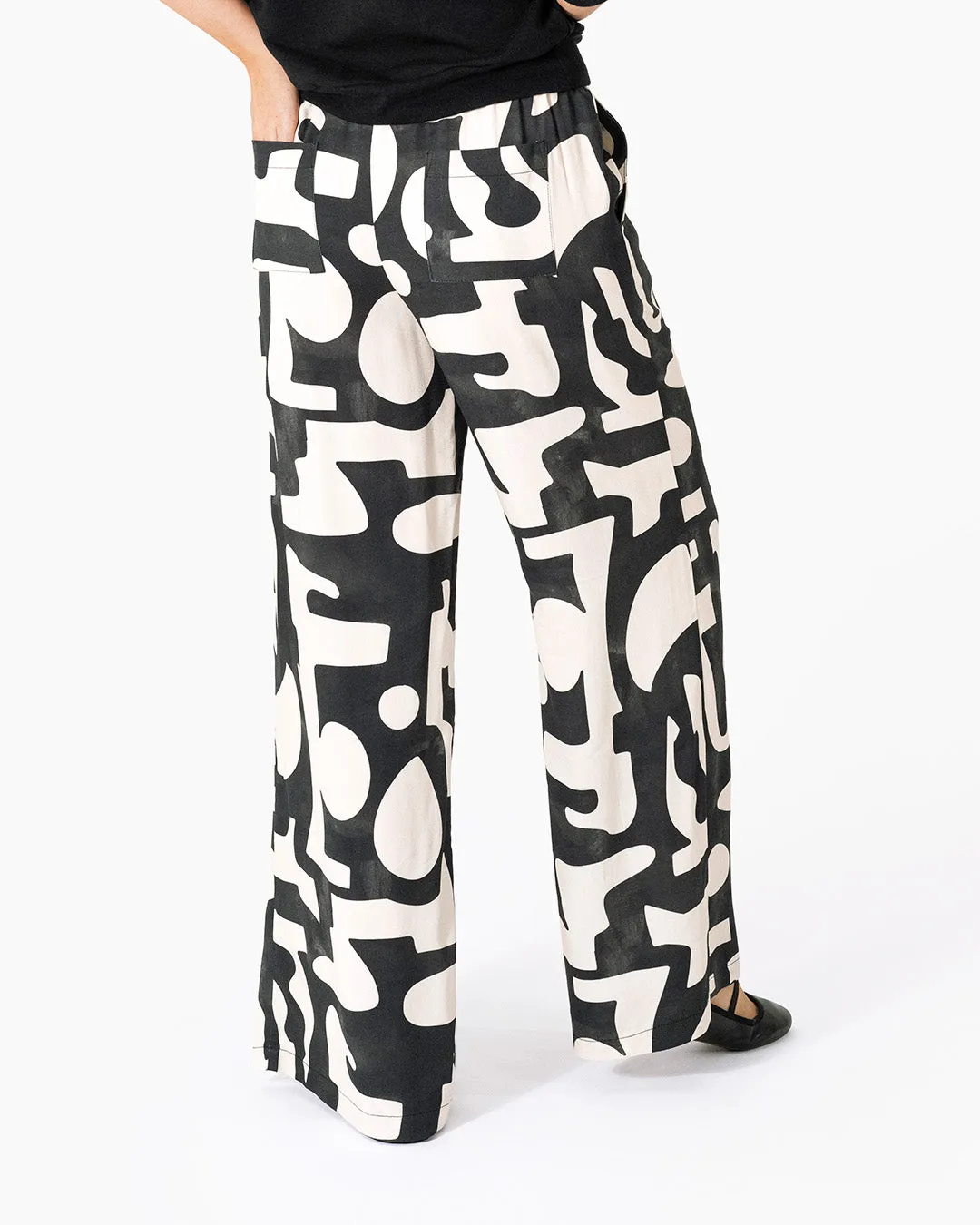 Daniela Pants - Graphic Print