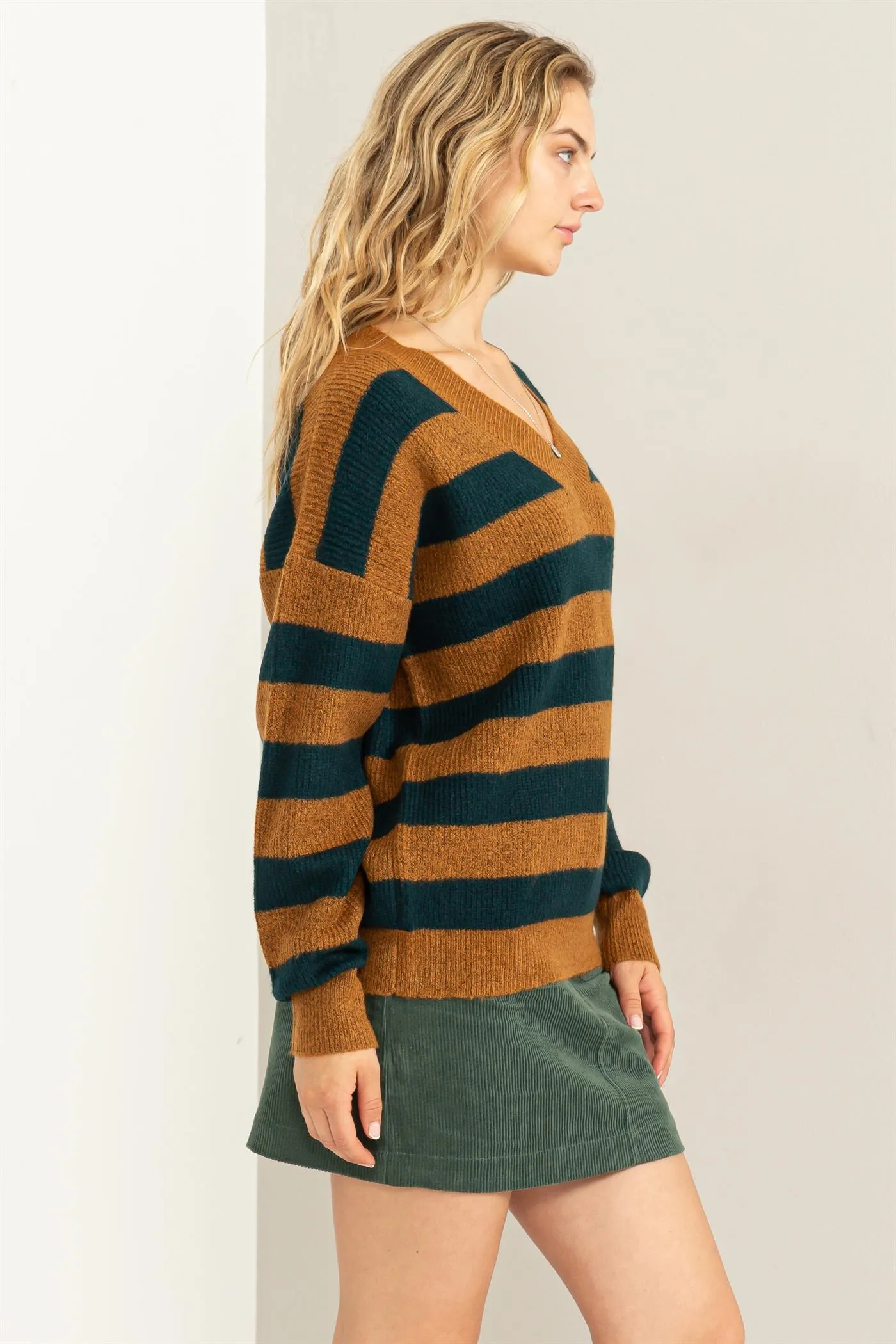 DZ23F077-Oversized Striped V-neck Sweater