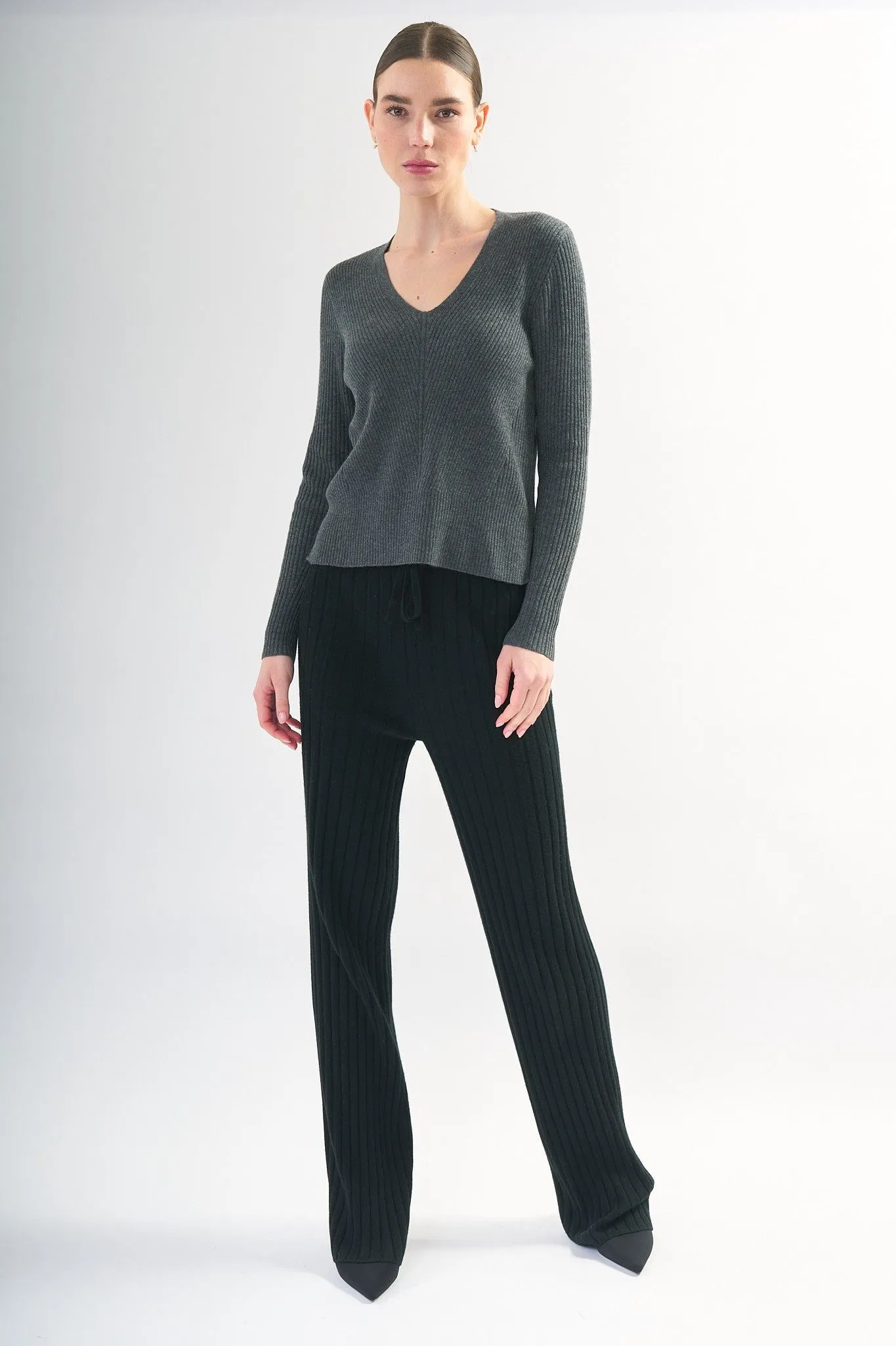 Robertson Madison 100% Cashmere V-Neck Sweater CC-265 | Dark Heather Grey | Clearance Final Sale